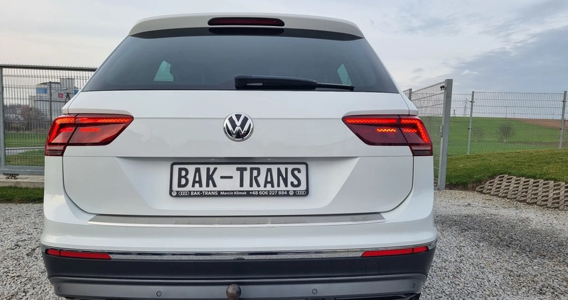 Volkswagen Tiguan cena 122987 przebieg: 152000, rok produkcji 2019 z Piaski małe 596